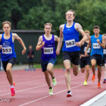Jorg sprint af op zijn 800m tijdens de AtH Trackmeeting Eindhoven