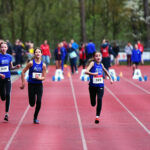 Lise, Roos en Lotte sprinten tijdens de Paaswedstrijd in Helmond.